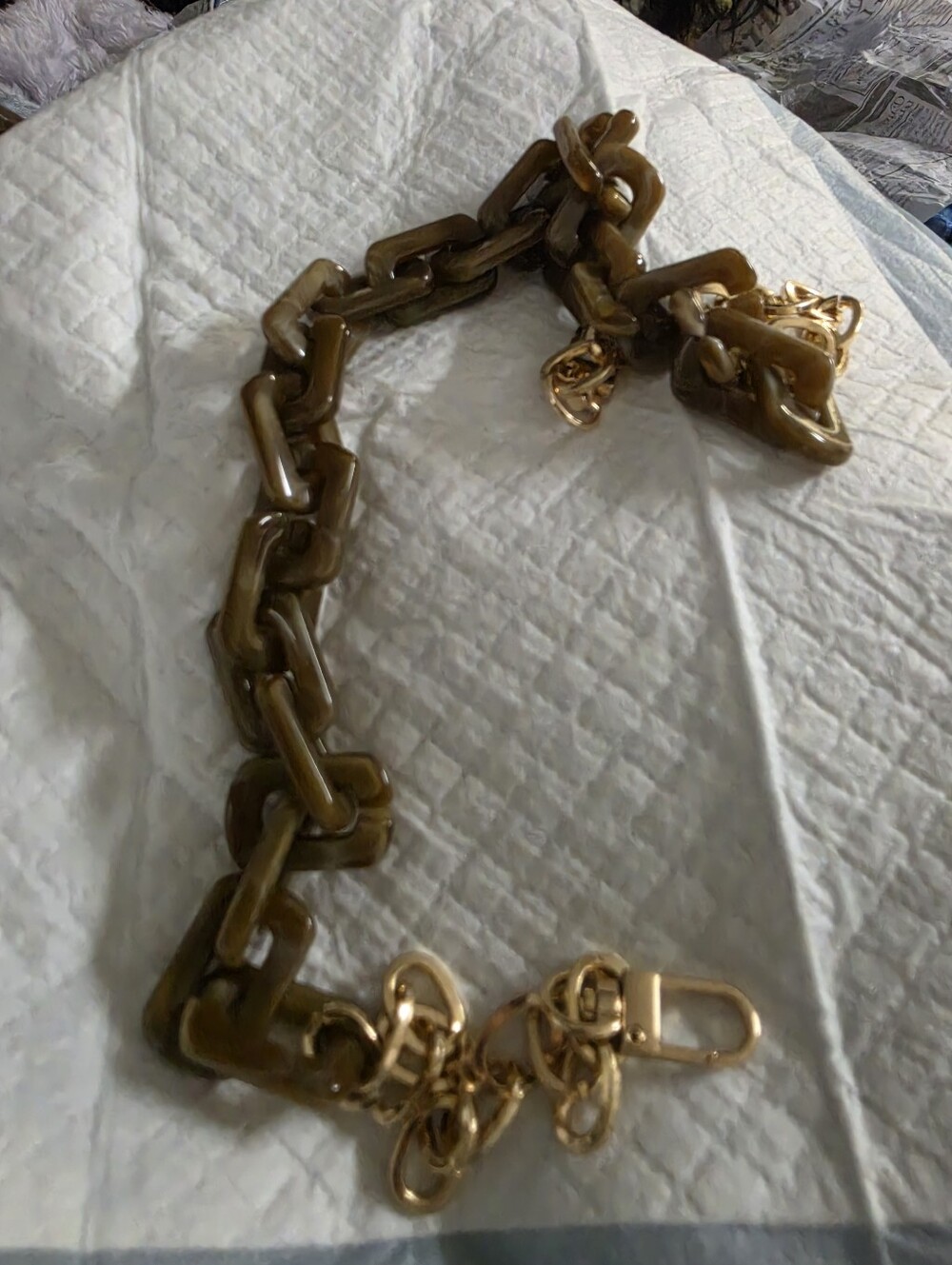Unbrandwd Acrylic Chain To Turn A Wallet Into An Arm Bag - Brown
